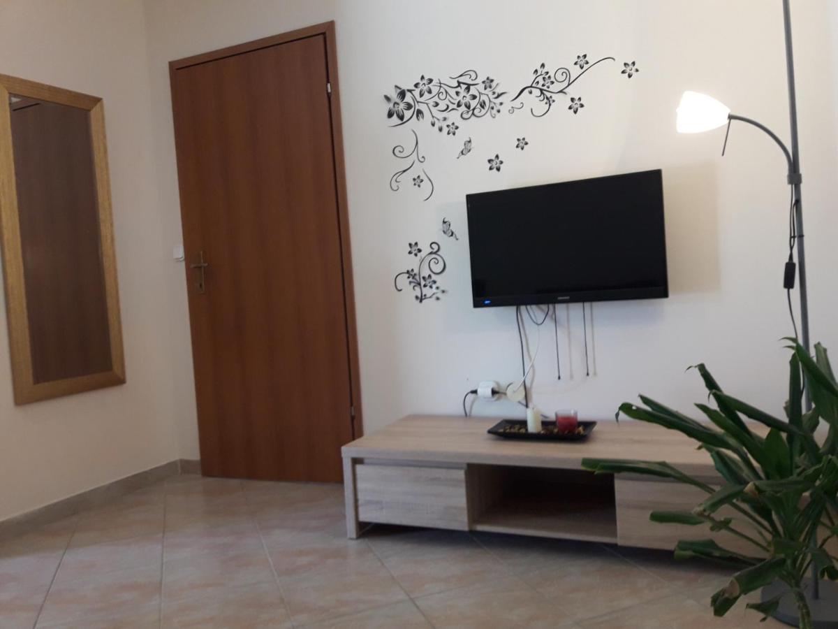 Apartments Angela Zbandaj ภายนอก รูปภาพ