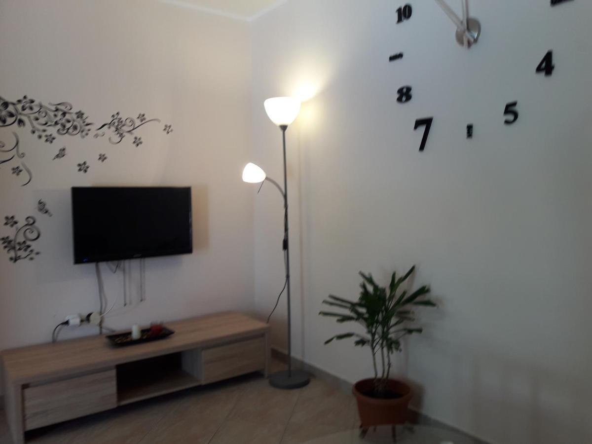 Apartments Angela Zbandaj ภายนอก รูปภาพ
