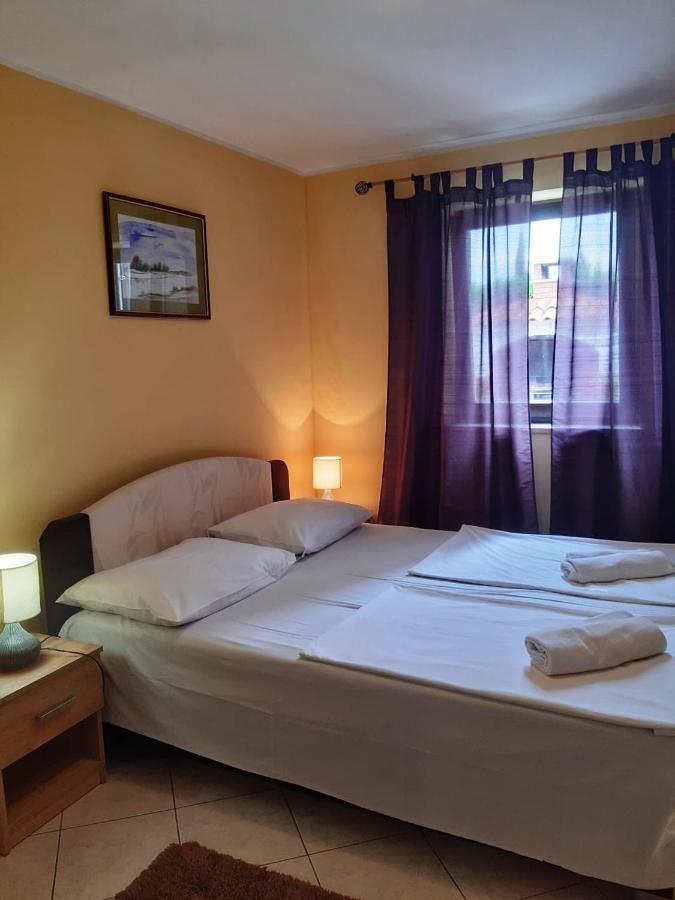 Apartments Angela Zbandaj ภายนอก รูปภาพ
